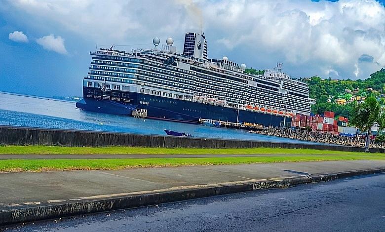 MV Rotterdadm in Dominica