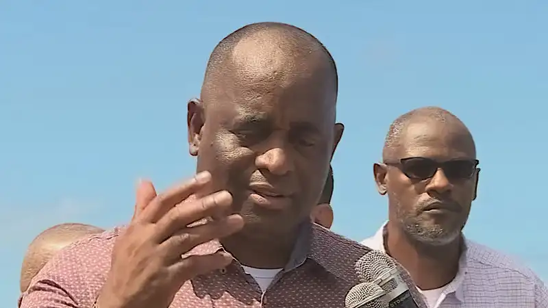 Hon. Roosevelt Skerrit